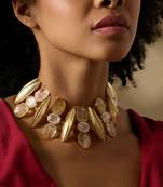 Beige elira necklace