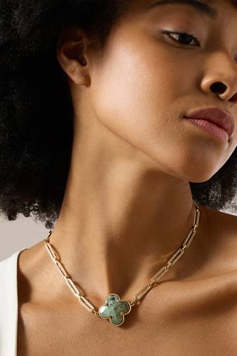 Green norelia necklace