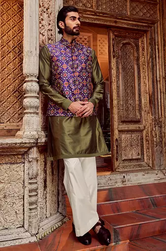 Purple raw silk mirror embellished bundi set