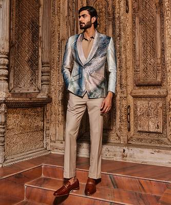 Sky blue peacock velvet feather embroidered tuxedo set 4