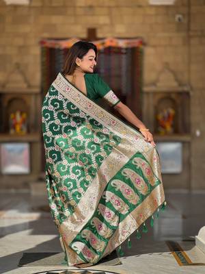 green weaving zari meenakari work silk blend saree 2