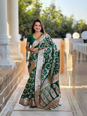 green weaving zari meenakari work silk blend saree 5