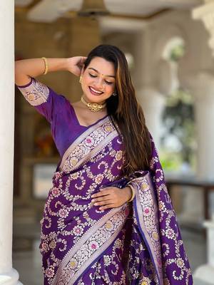 wine weaving zari meenakari work silk blend saree 3