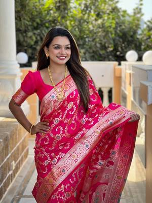magenta weaving zari meenakari work silk blend saree 5