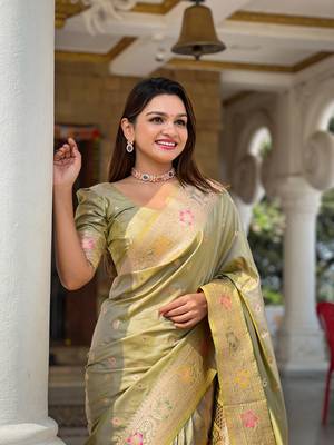 green weaving zari work banarasi silk blend saree 2
