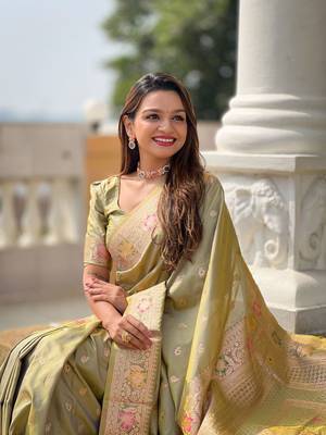 green weaving zari work banarasi silk blend saree 3
