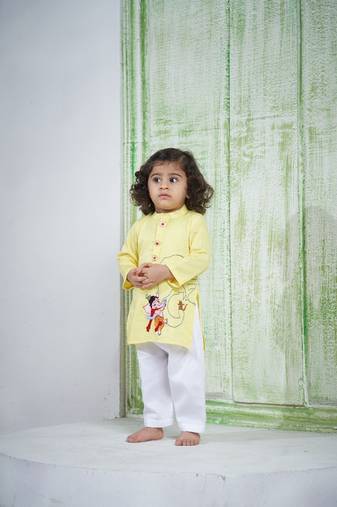 Yellow embroidered kurta set for boys