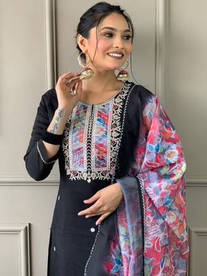 Black rayon embroidered kurta pant with dupatta 3