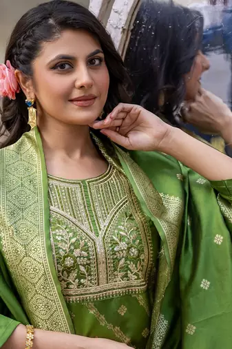 Green silk blend jacquard kurta pant with dupatta