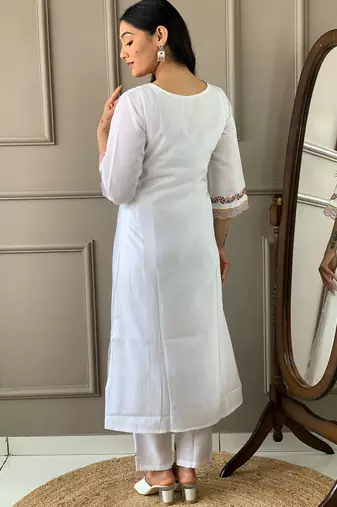 White chanderi silk heavy embroidered. kurta pant with dupatta