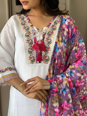 White chanderi silk heavy embroidered. kurta pant with dupatta 3