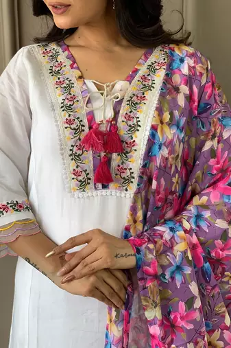 White chanderi silk heavy embroidered. kurta pant with dupatta