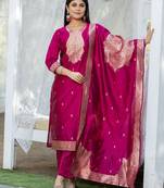 Pink silk blend jacquard kurta pant with dupatta