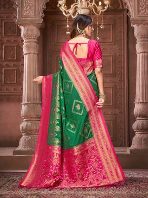 Green zari woven pashmina silk blend designer pink border heavy saree with fancy blouse 5