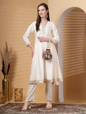 lotus dark maroon & gold floral embellished velvet potli 9