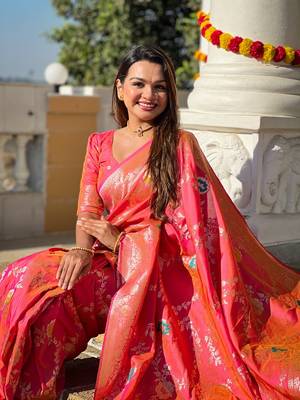 Gajari soft banarasi silk blend meenakari weaving saree with unstitched blouse 3