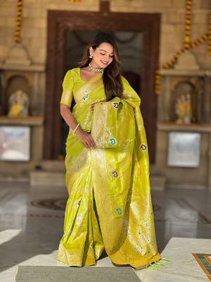 Perrot soft banarasi silk blend meenakari weaving saree with unstitched blouse 3