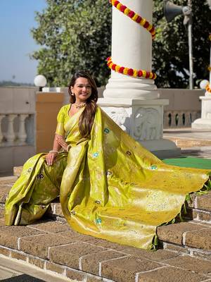 Perrot soft banarasi silk blend meenakari weaving saree with unstitched blouse 4