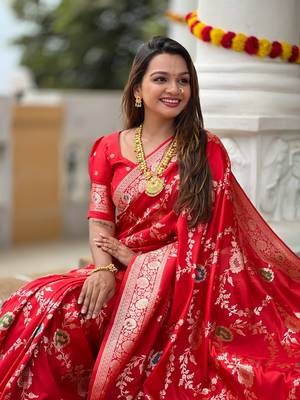 Red soft banarasi silk blend meenakari weaving saree with unstitched blouse 3