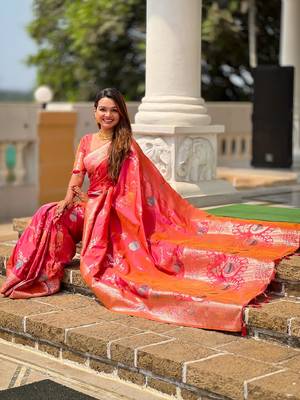 Gajari soft banarasi silk blend meenakari weaving saree with unstitched blouse 3