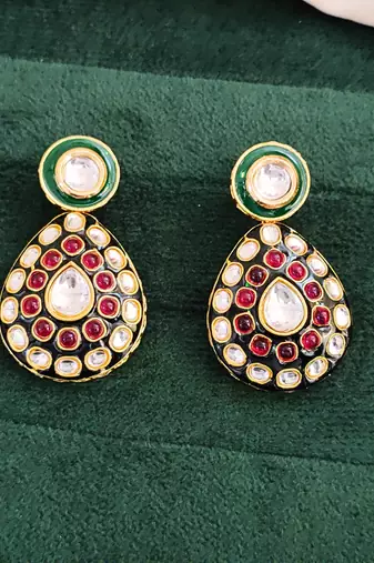 Traditional indian kundan necklace set with earrings, green enamel and ruby red stones, gold-plated