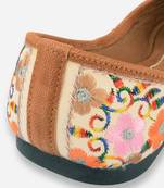 Cushioned offwhite multicolor floral flats