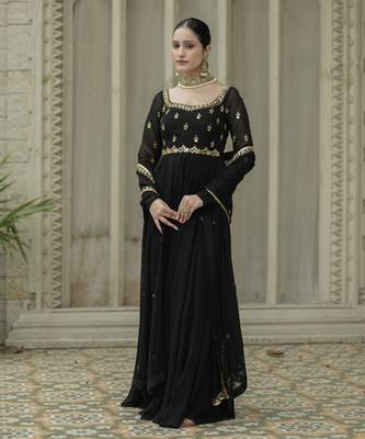 Black embroidered anarkali set 2