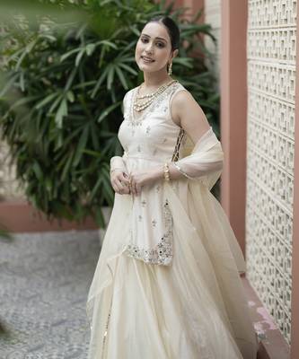 Off White Mirror Embroidered Kurta Paired With Chanderi Lehenga Set 2