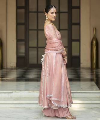 Pink embroidered anarkali set 3