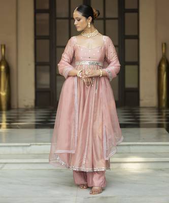 Pink embroidered anarkali set 4