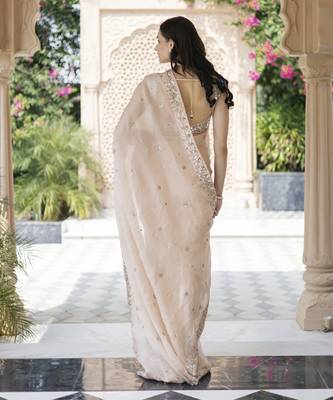 Blush pink floral printed pleated saree 5