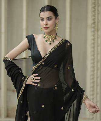 Black floral printed saree 4
