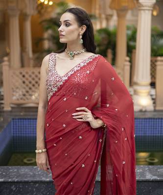 Red floral printed saree 3