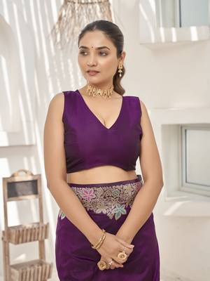 Purple banarasi soft silk blend woven jacquard saree with blouse piece 5