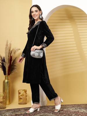 mosaic silver mosaic embellished metal clutch 9