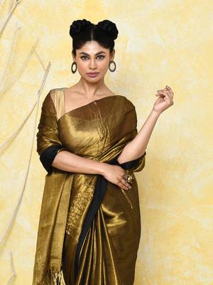 gold organic tissue saree with blouse piece 3