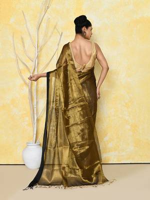gold organic tissue saree with blouse piece 4