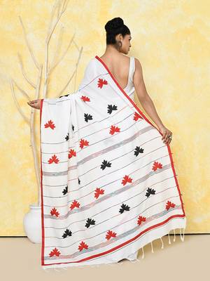 white exclusive applique saree with blouse piece 4
