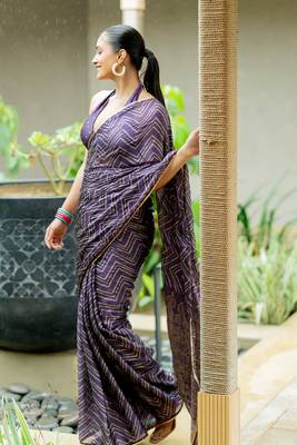 Dark purple chiffon foil chevron print ethnic motif sequins lace border saree with unstiched blouse piece 3