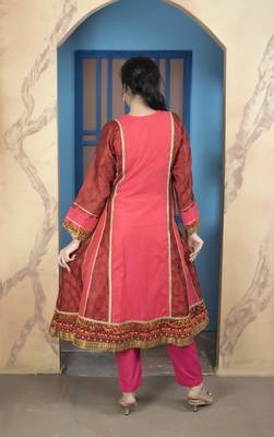 Light-pink chanderi embroidered a line kurta & pants set 4