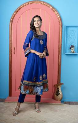 Royal-blue georgette embroidered anarkali kurta & pants set 3