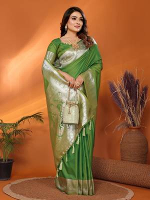 Green banarasi silk blend saree with weaving work 4