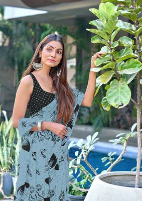 Grey printed cotton saree with blouse piece 3