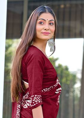 Maroon printed cotton saree with blouse piece 4