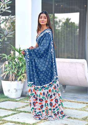 Blue printed cotton saree with blouse piece 2