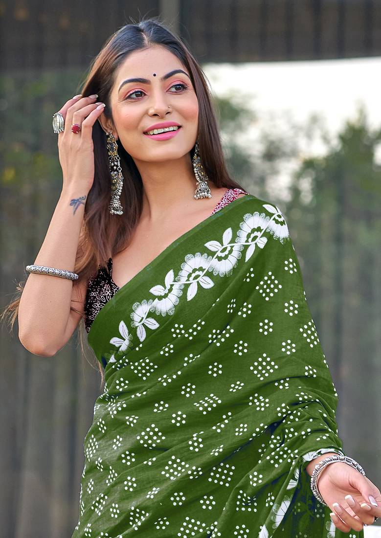 Green printed cotton saree with blouse piece