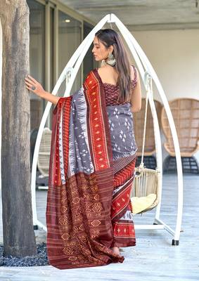 Grey printed cotton saree with blouse piece 2