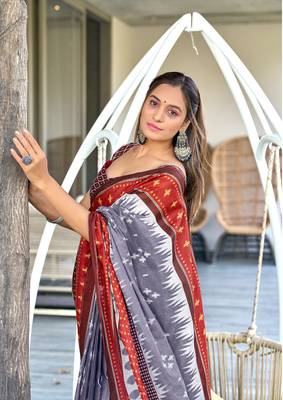 Grey printed cotton saree with blouse piece 3