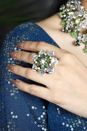 Geometric aesthetic ring