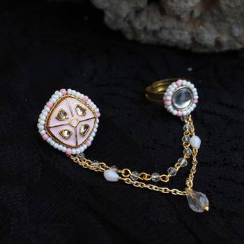 Enamelled beauty two-finger ring 1